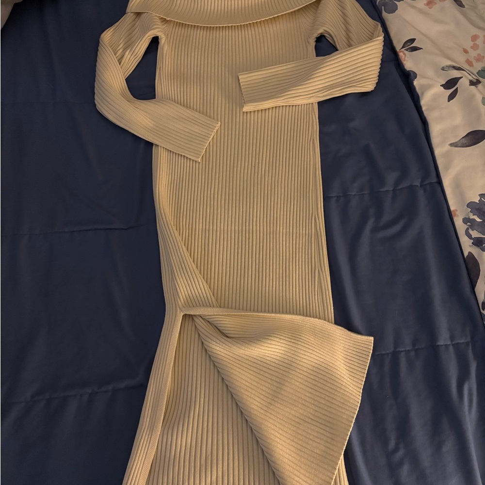 Elegant Ribbed Knit Dress in Cream